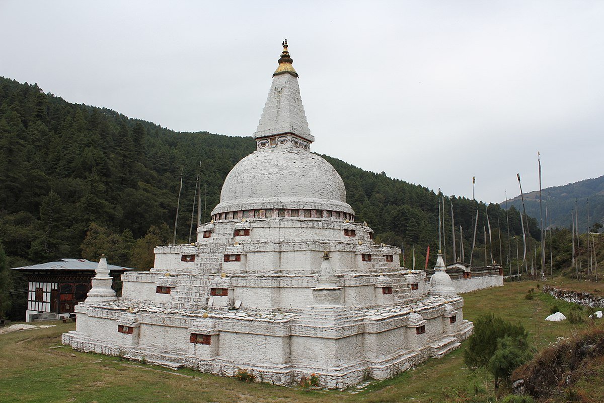 1200px chendebji chorten (15221785034)